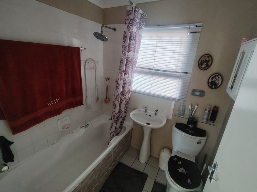 2 Bedroom Property for Sale in Sherwood Eastern Cape